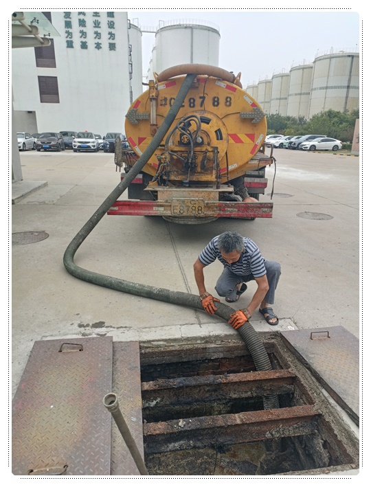 景谷隔油池清掏